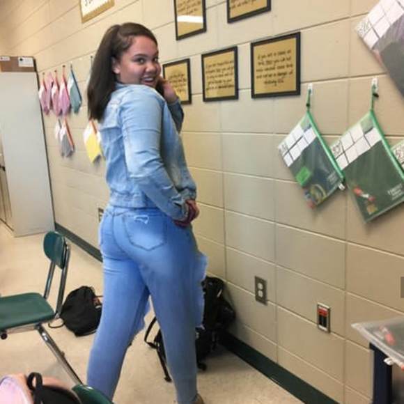 Meet your Posher, Caroline - Picture 1 of 4